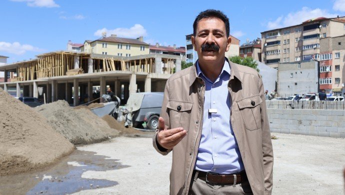 Dengbêj Şakiro’nun ismi Ağrı’nın kalbine taşınıyor