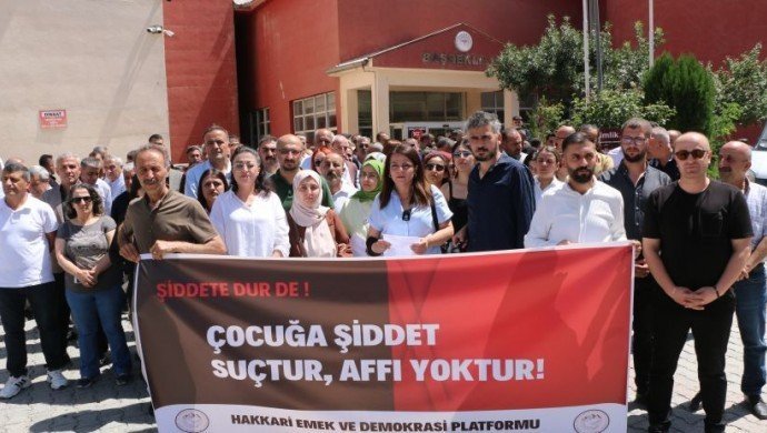 Hakkari'de şiddete uğrayan çocuğu Emek ve Demokrasi Platformu ziyaret etti