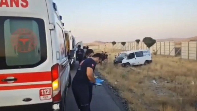 Van Erciş Karayolu'nda kaza: 2 ölü 3 yaralı