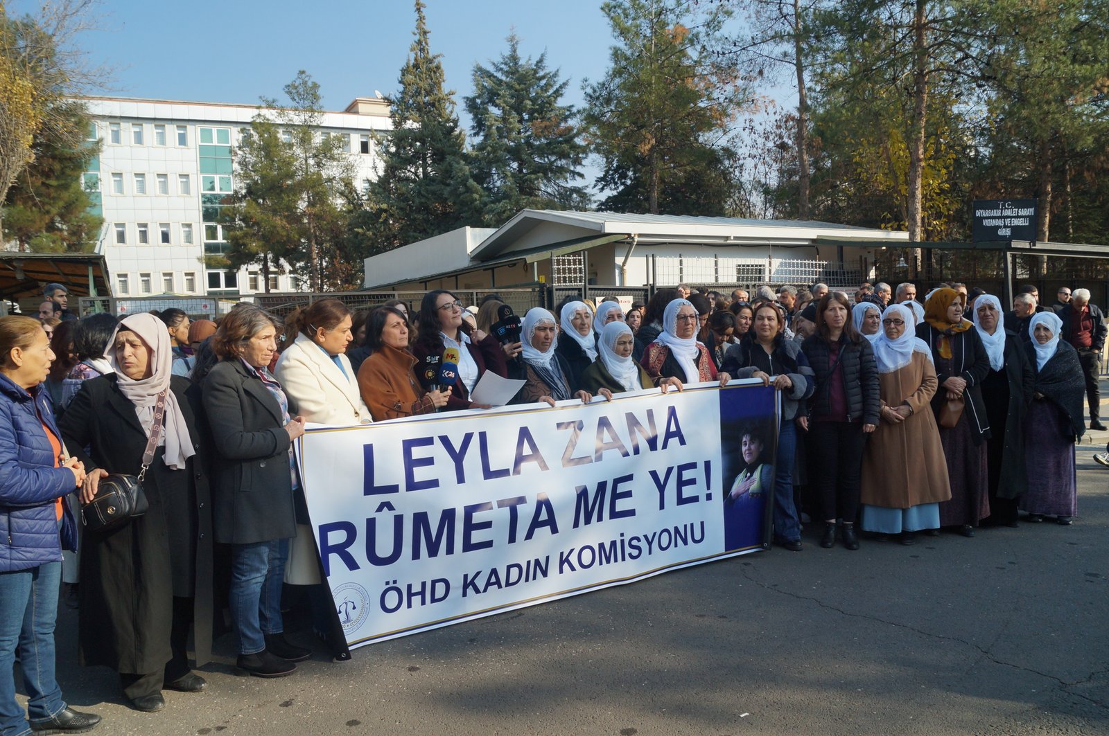 ÖHD Kadın Komisyonu hakaretler için suç duyurusunda bulundu