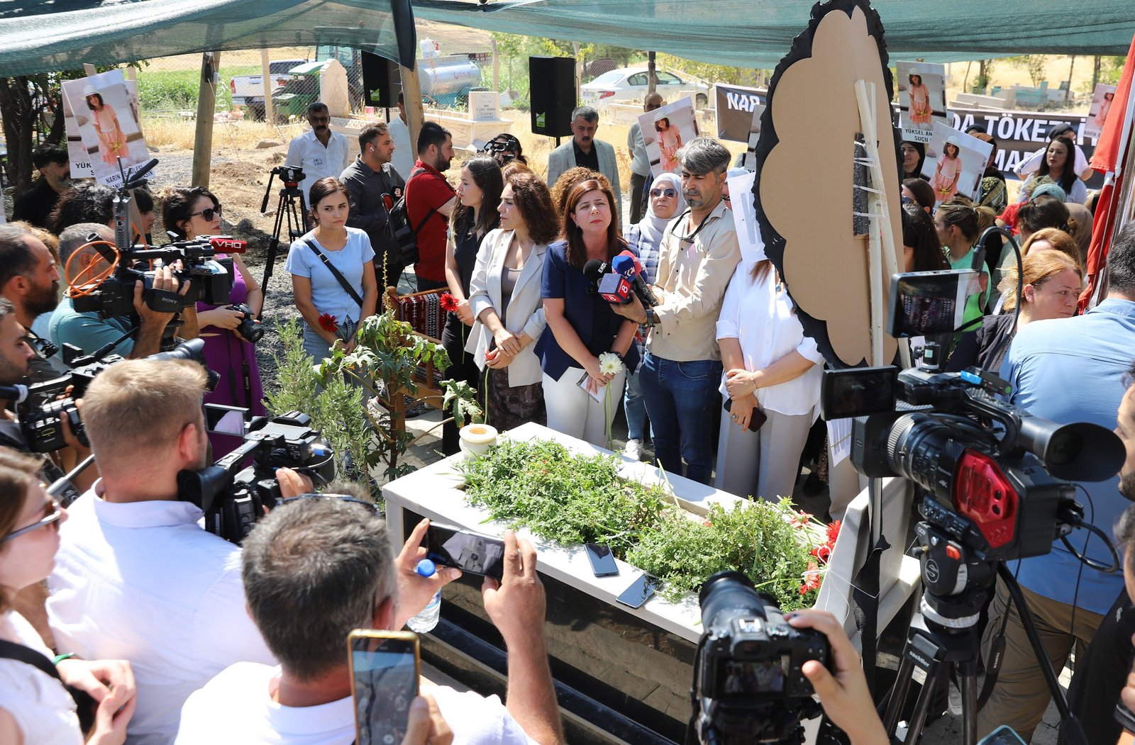Narin Güran ölümünün birinci yılında anıldı