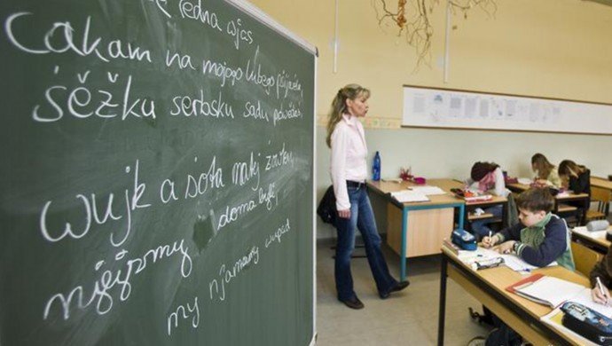 Yüzde 98,7 anadilde eğitim dedi