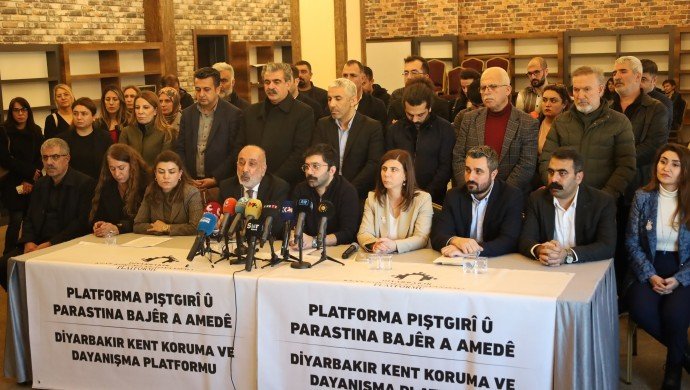 DKKDP: Abluka sona erene kadar Kobanê'ye yardıma devam 