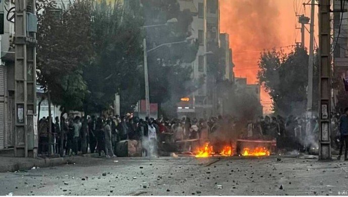 Cumhurbaşkanına yakın isimler gözaltında 