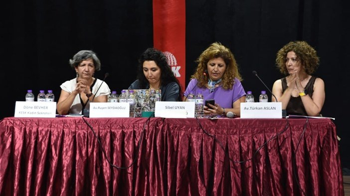 Kadınlardan İzmir’de barış paneli