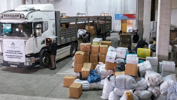 Kobani için yola çıkan yardım TIR’ları Diyarbakır’a geri döndü