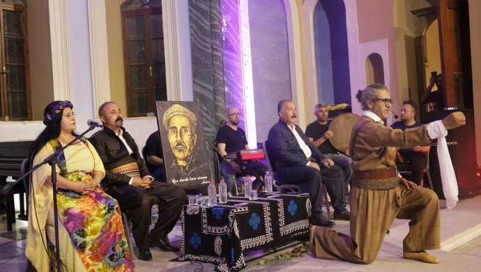 Dengbêj Şakiro anmasında stran ve çîrok dinletisi