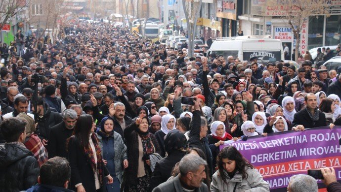 Van’da yürüyüş: Rojava, Kürtleri bir araya getirdi