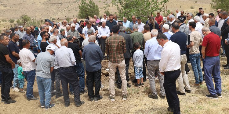 Ekinci ailesi tarafından toprağa verildi